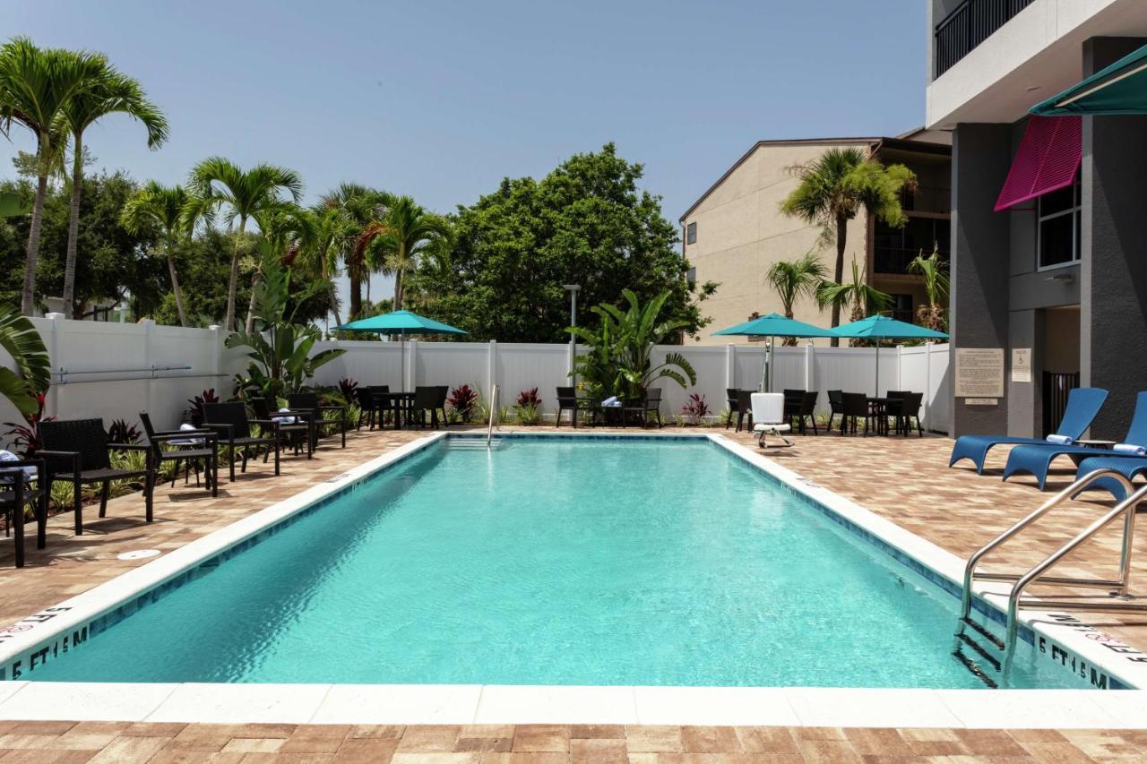 Hampton Inn Dunedin, Fl Екстериор снимка