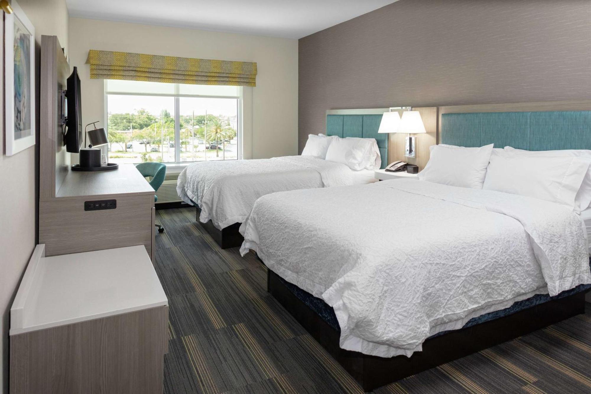 Hampton Inn Dunedin, Fl Екстериор снимка